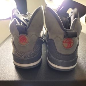 Jordan's Grey white red